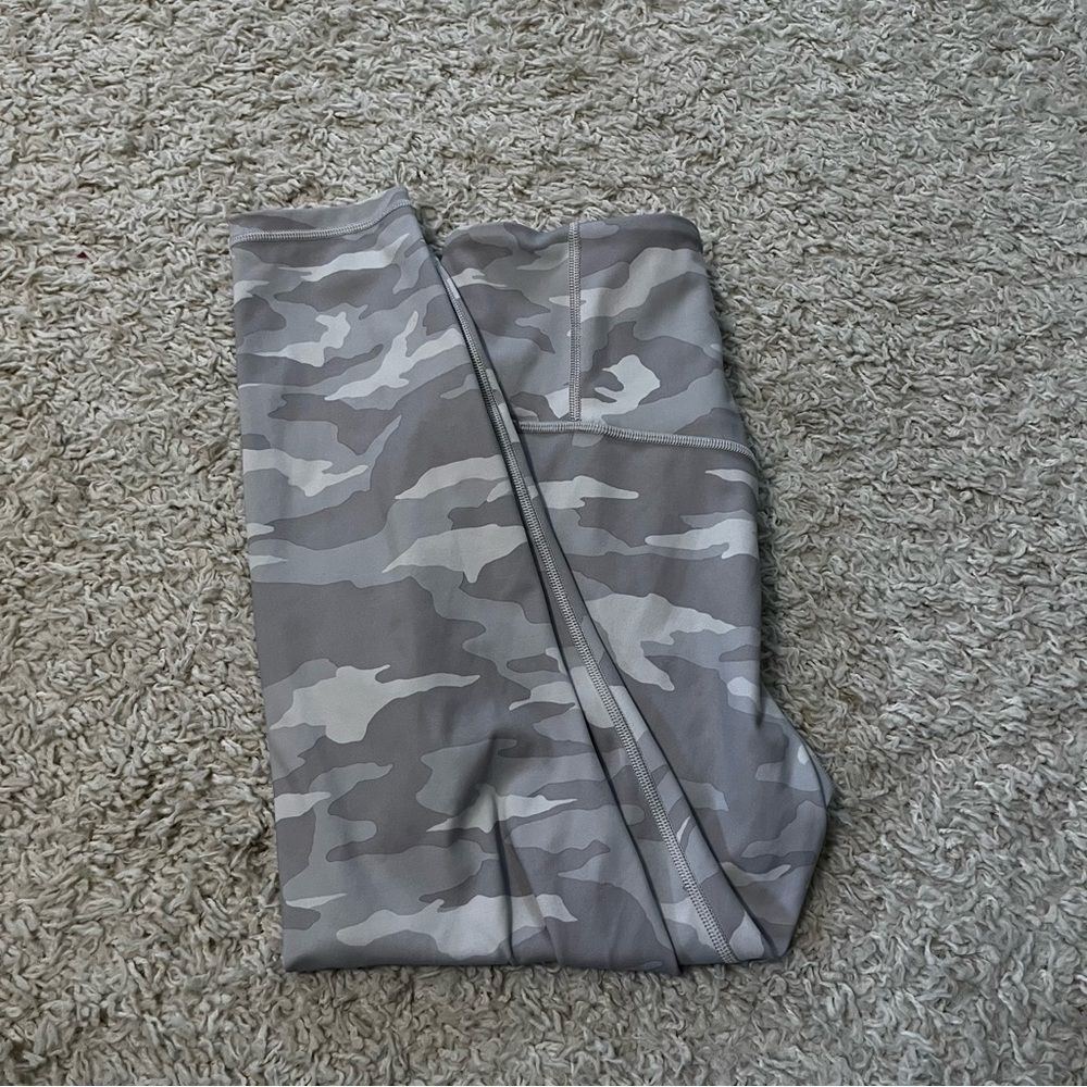 athleta white camo athletic leggings size medium